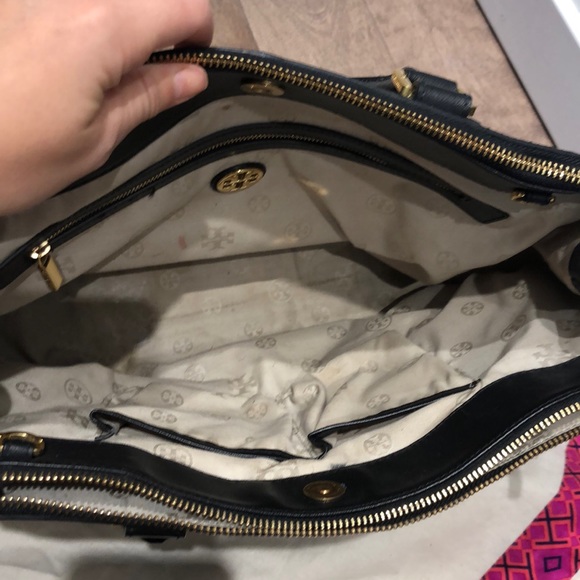 tory burch bag - Picture 3 of 5